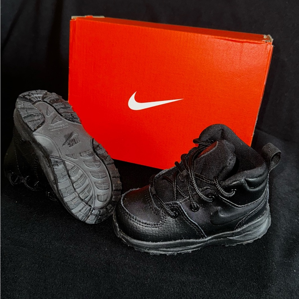 Perfect Sz 6 Nike Manoa